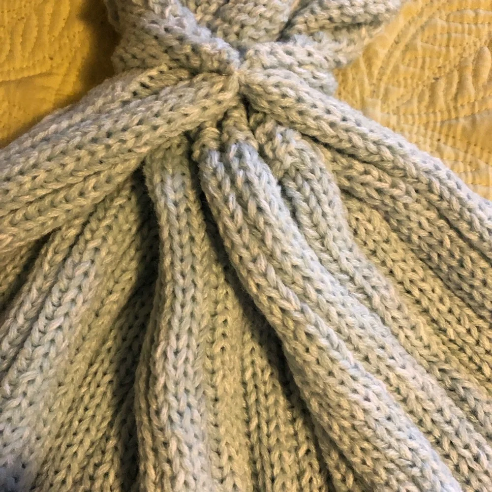 *NOW 30% OFF!!!* Mermaid Tail Blanket; Knit; Scale & Fin Detail; Aqua Blue - Picture 11 of 12